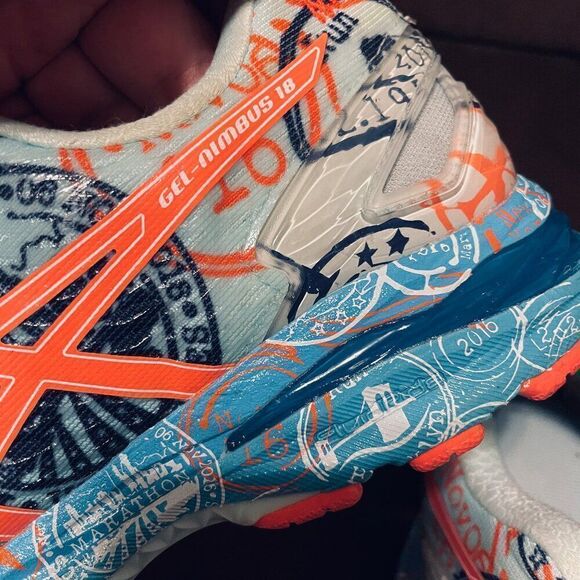 Mint Condition Asics Nimbus 18 NYC marathon limited edition Womens 9 US 40.5 EUR - Picture 10 of 11